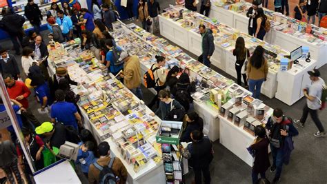 Feria Internacional del Libro de Bogotá: การเฉลิมฉลองวรรณกรรมและความขัดแย้งทางอุดมการณ์ที่เข้มข้น